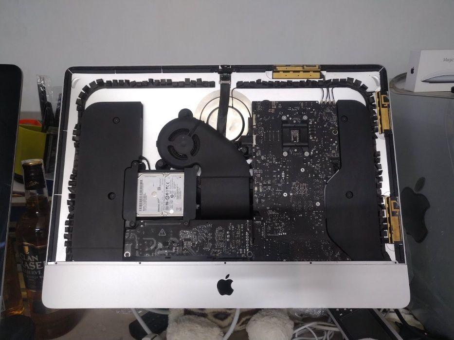 iMac 21.5 2009-2013г по запчастям