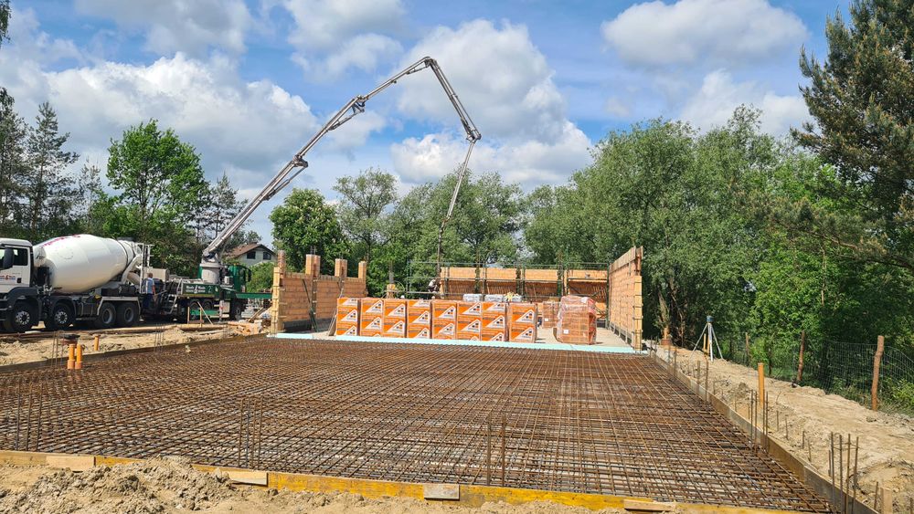 Profesjonalne roboty/ budowa domu/ płyta fundamentowa/ więźba/ remont