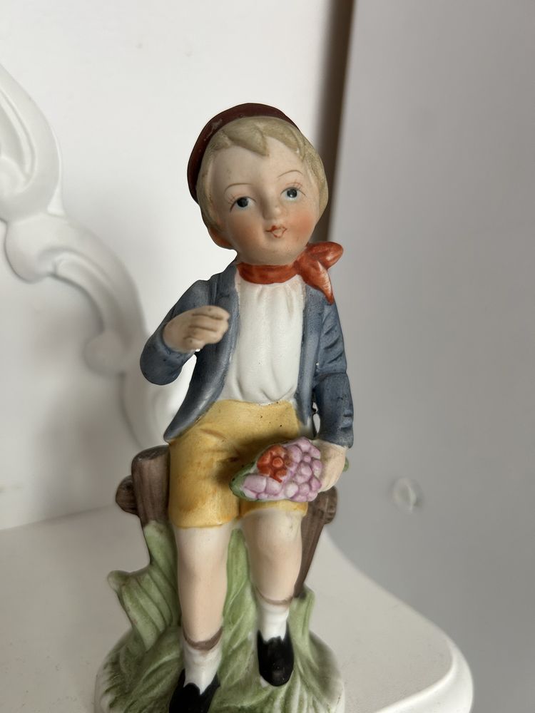 Figurka ceramiczna chłopiec nr.6324