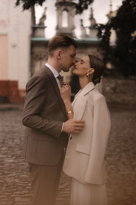 Весільний костюм трійка коричнево-бежевий чоловічий