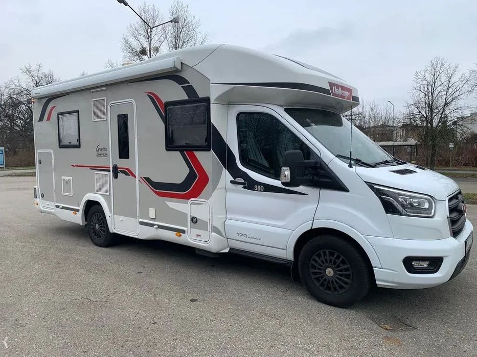 Challenger 380  Ford Chausson 720/Challenger 380