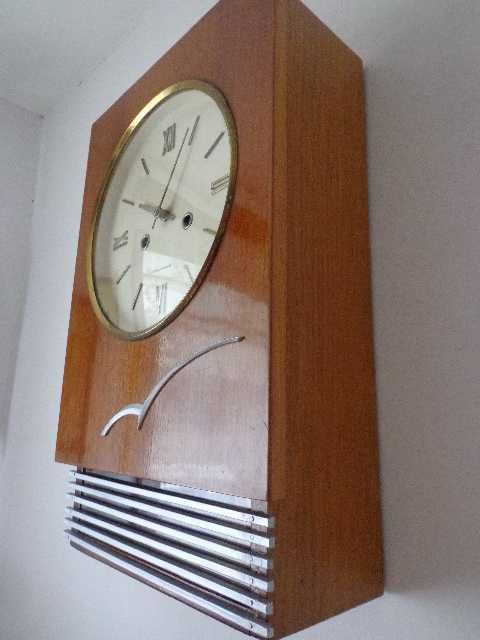 Часы   настенные с боем времён CCCР.