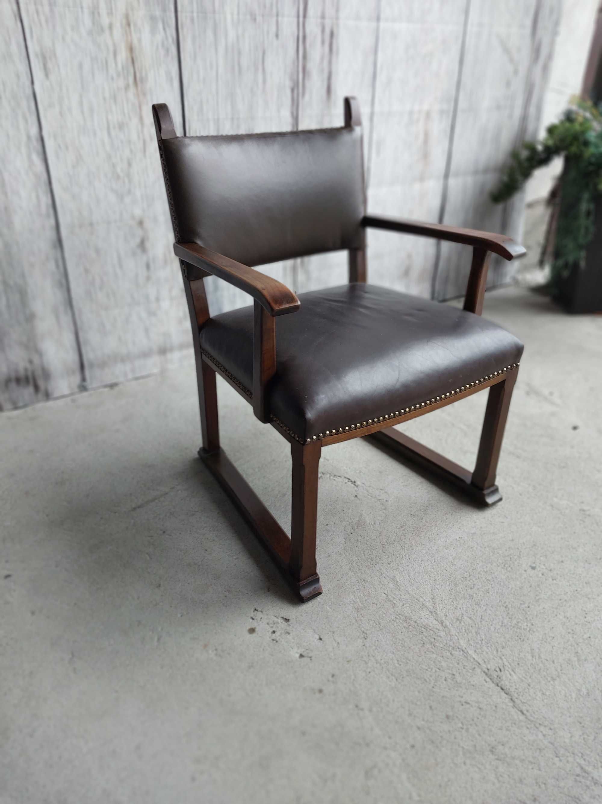 fotel stylowy  , lite drewno /  416
