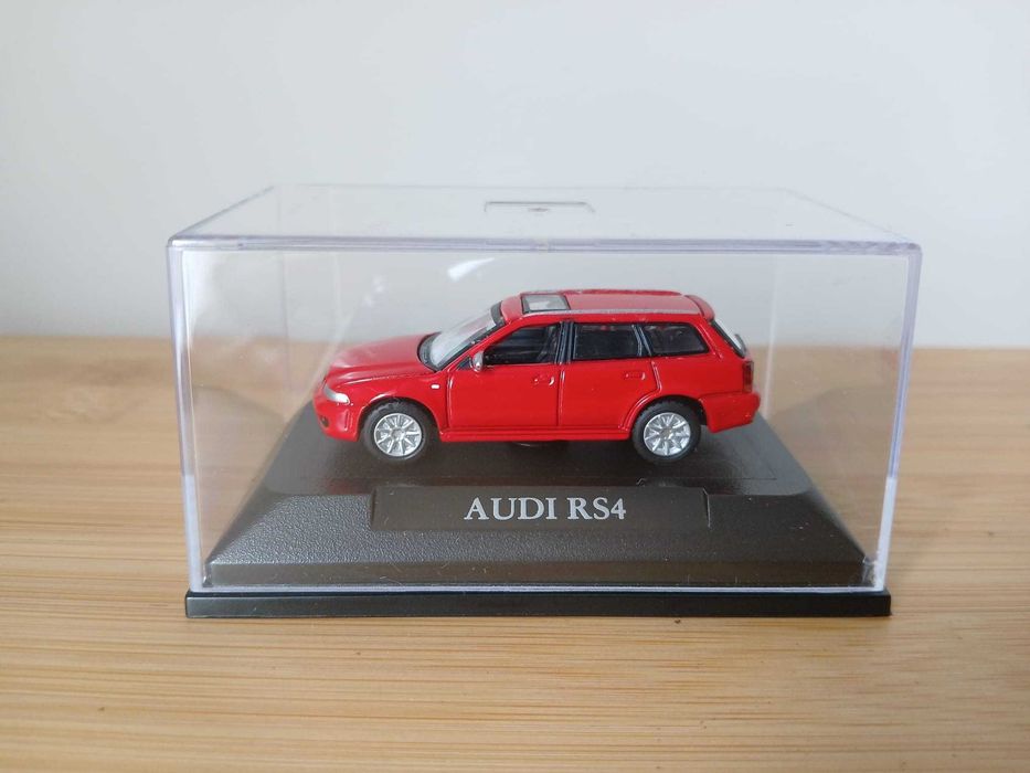 Audi RS4 Miniatura Schuco