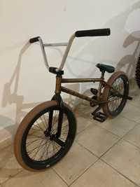 Bicicleta bmx cult