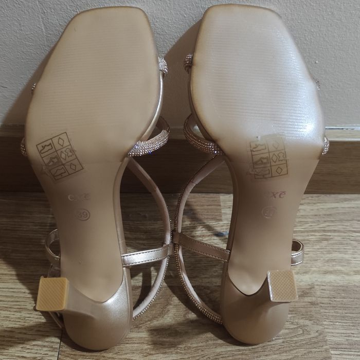 Sandália Salto Mulher Exé (Tamanho 39)