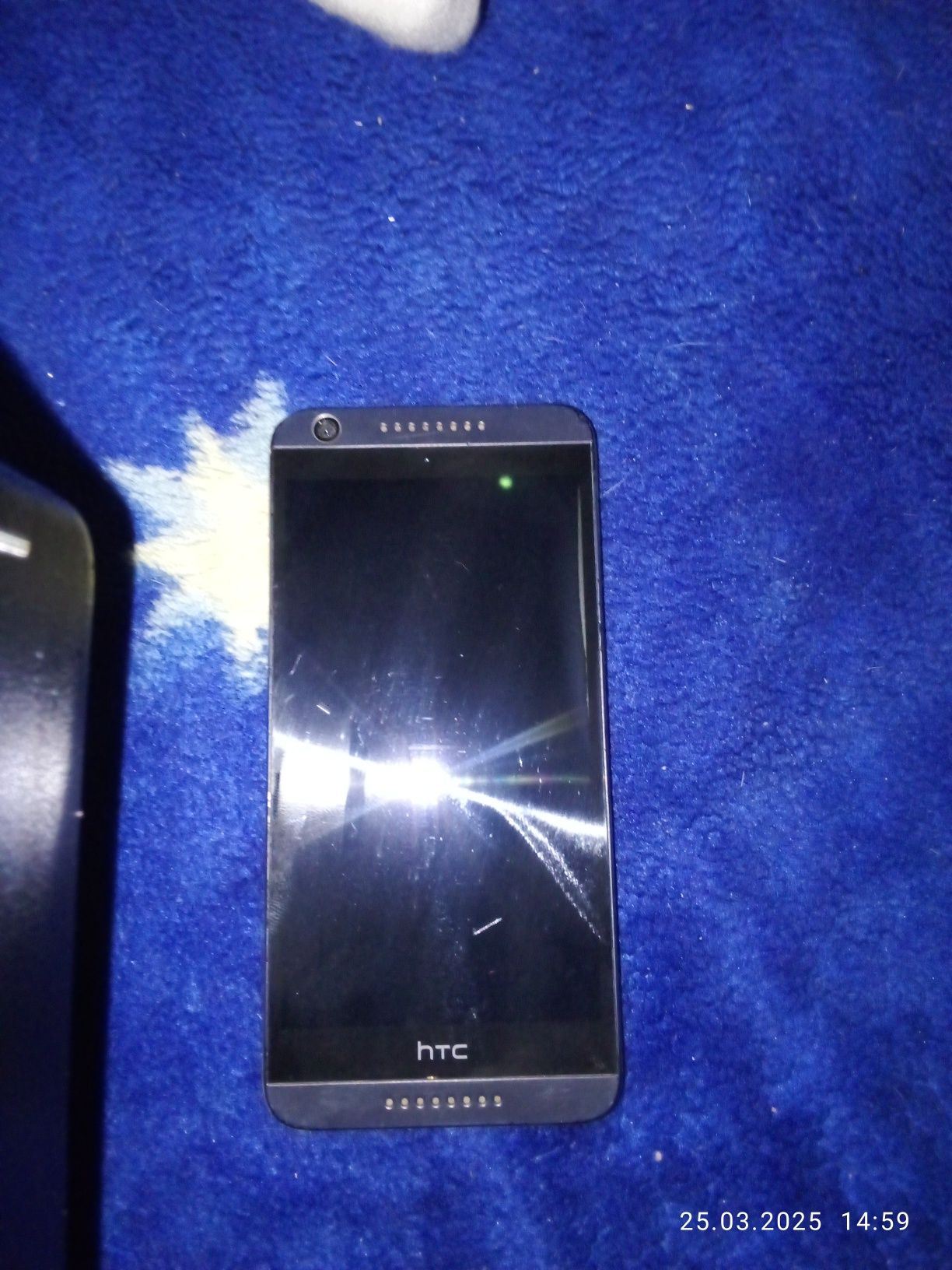 Продам смартфон HTC