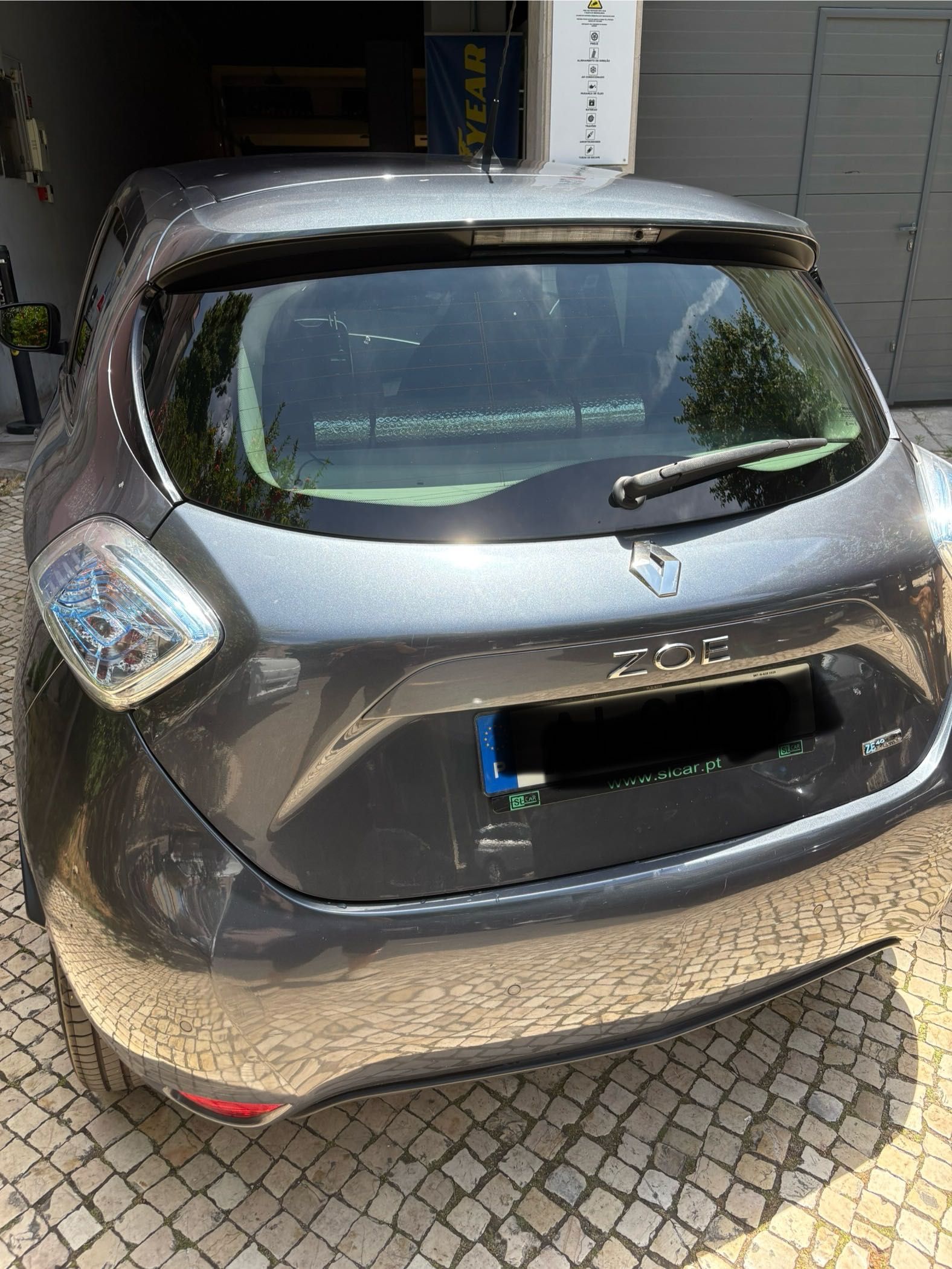 Renault Zoe (BFM_) Elétrico 109 cv / 80 kW
