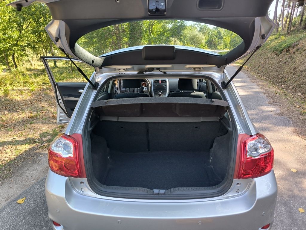 Toyota Auris 1.4 D-4D AC - 2011