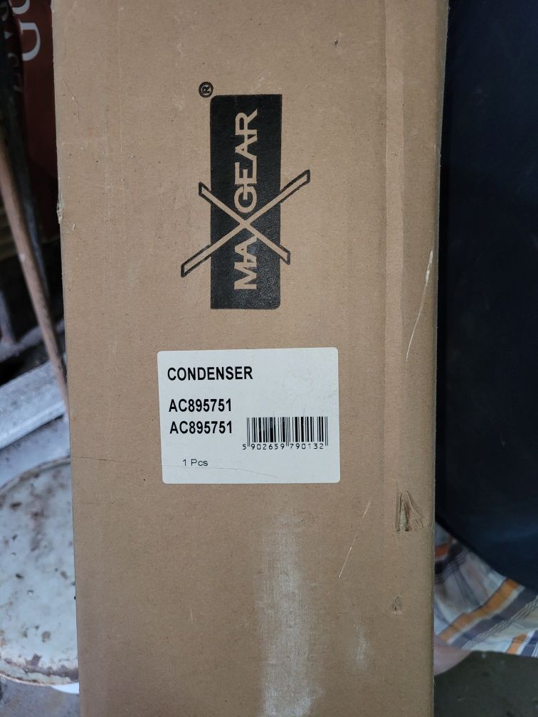 Chłodnica Skraplacz klimatyzacji MAXGEAR AC895751