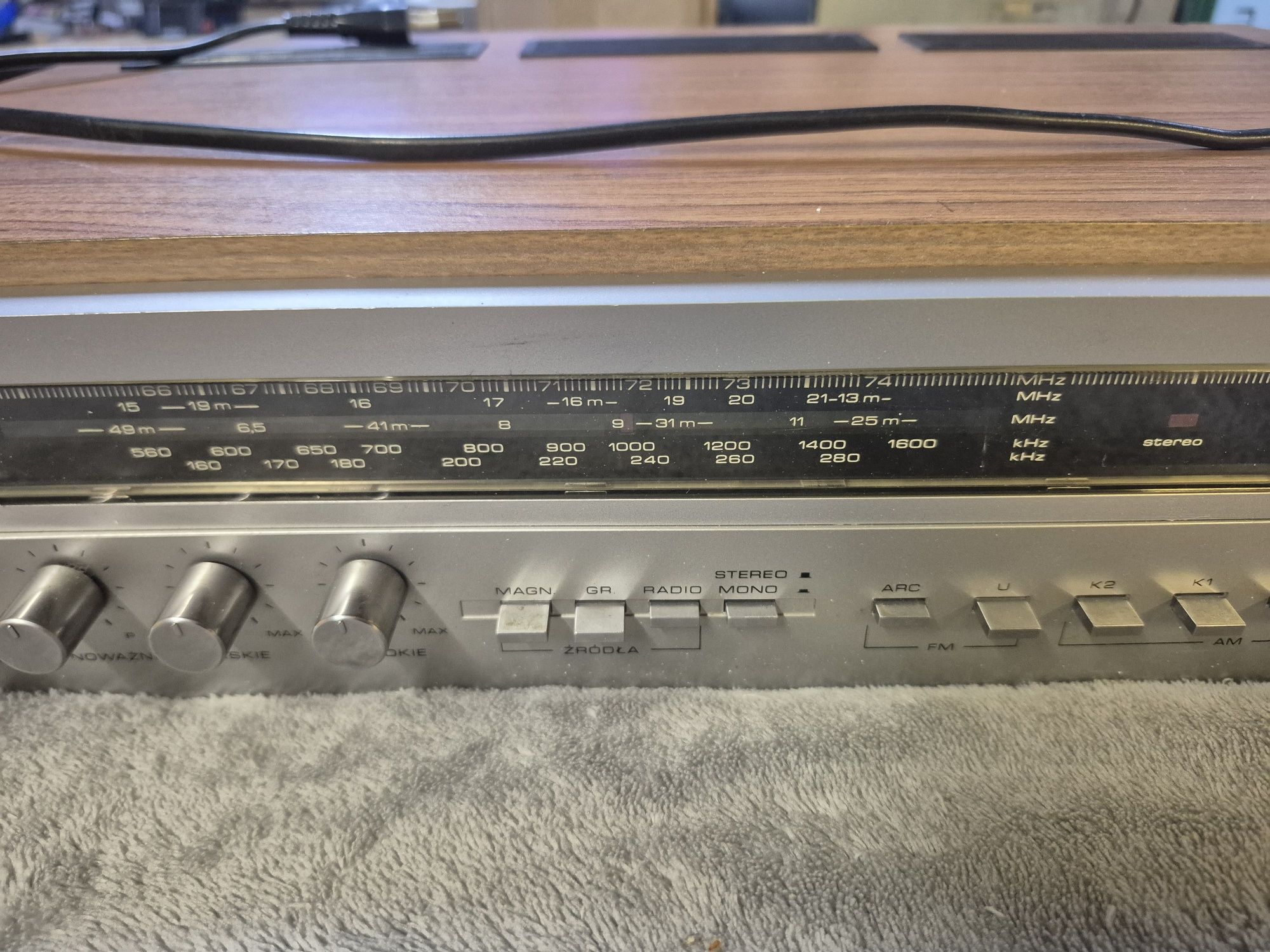 Amplituner stereo  Unitra Aida AWS 105 bardzo łdny