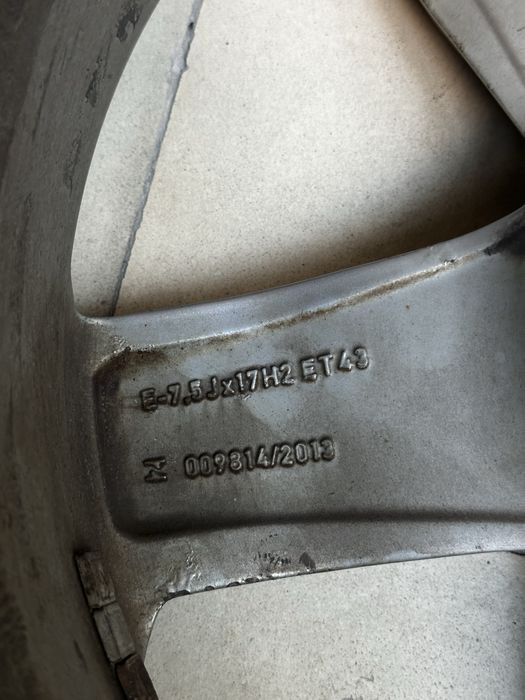 Зимняя резина с дисками 225/45 R17, 5 112 17