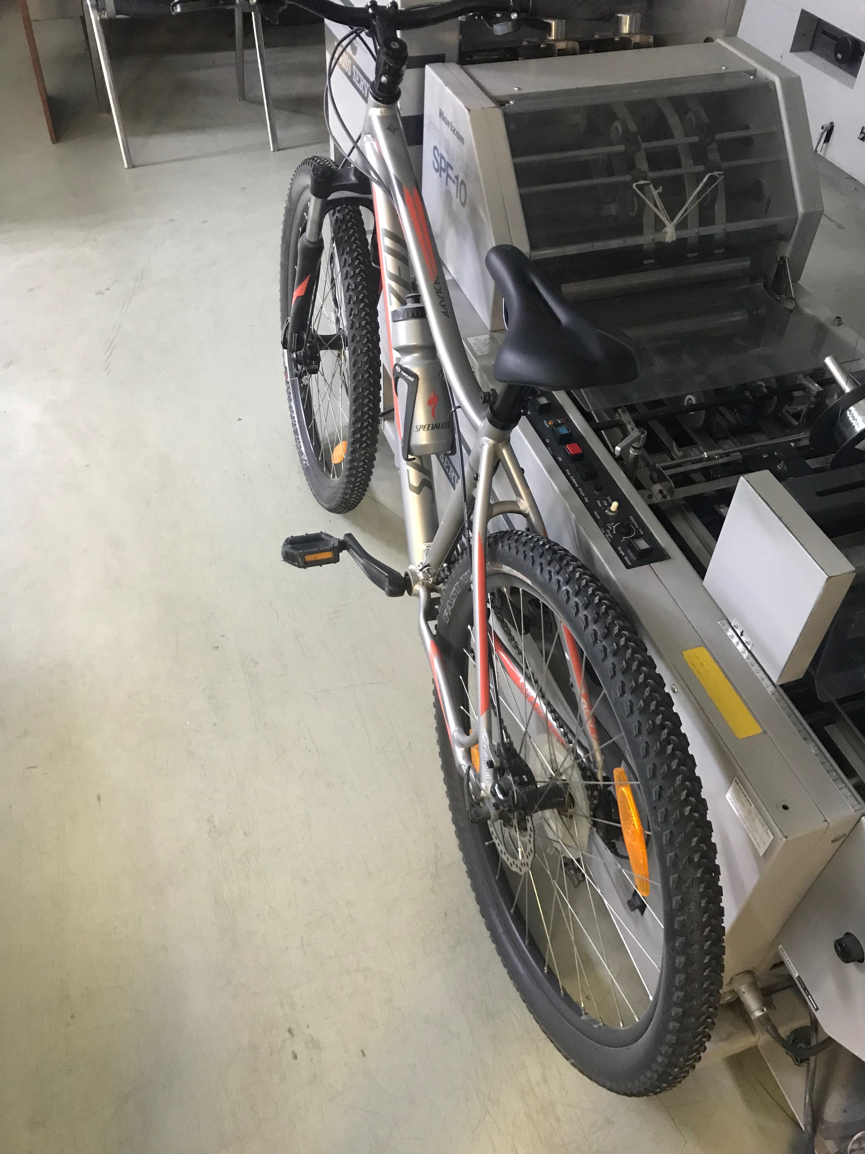 Продам велосипед Specialized Myka M/17 Disk26