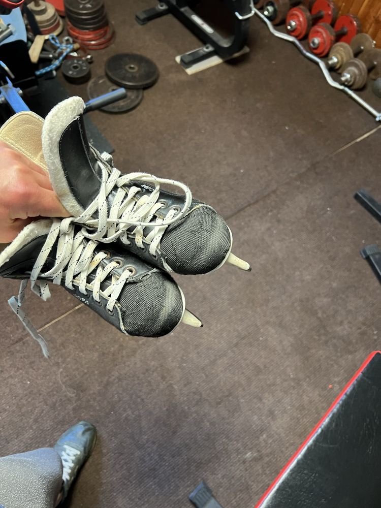 Łyżwy hokejowe dziecięce JOFA 32/33 naostrzone