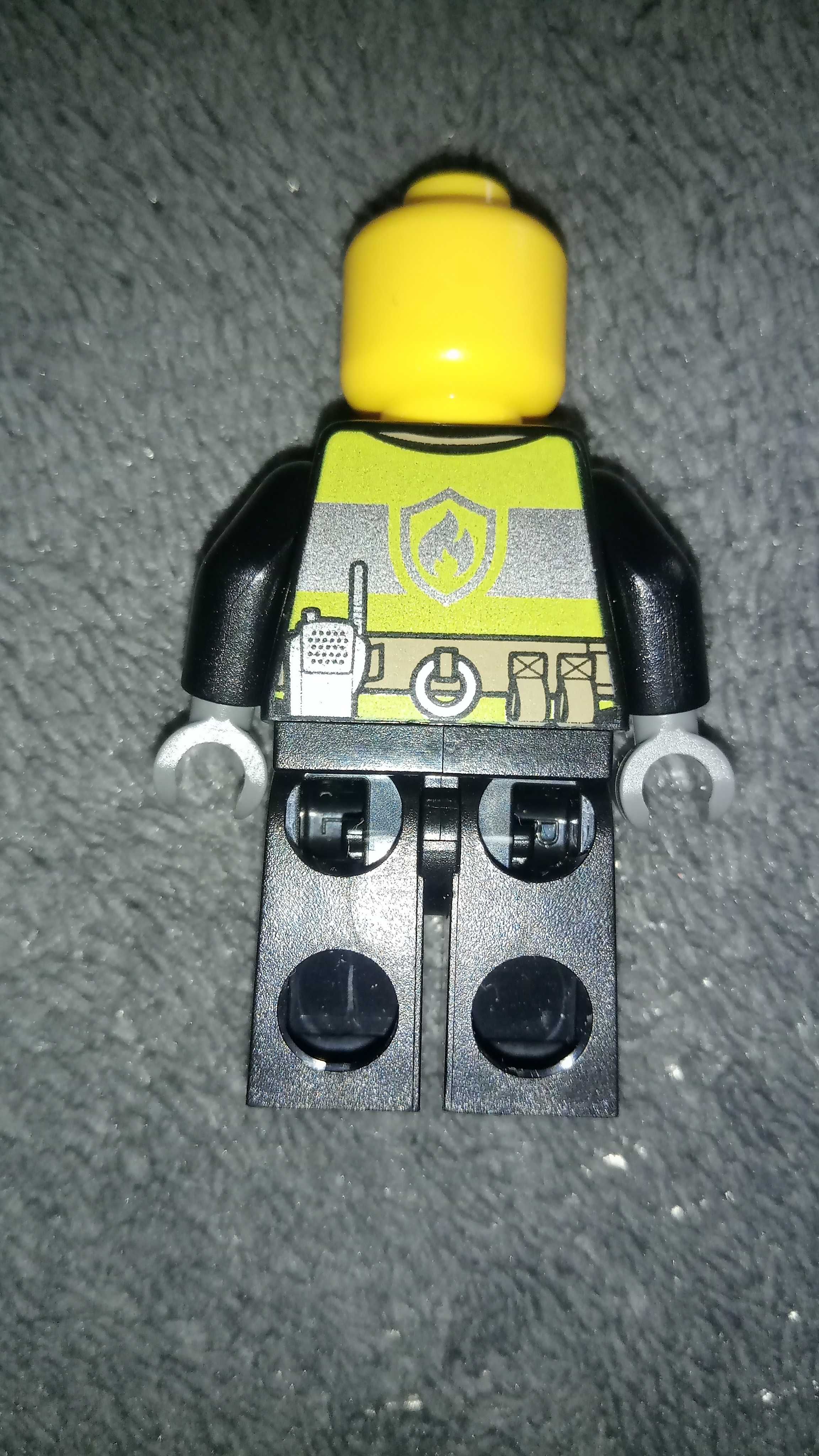 LEGO figurka ludzik city strażak