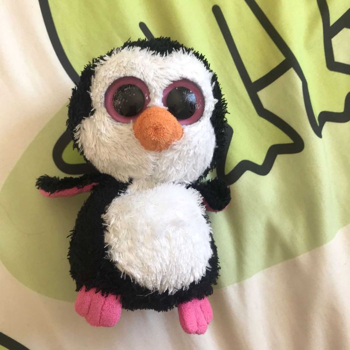 peluche pequeno pinguim