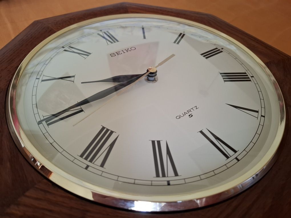 Настінний годинник / настенные часы Seiko QXA102ZN