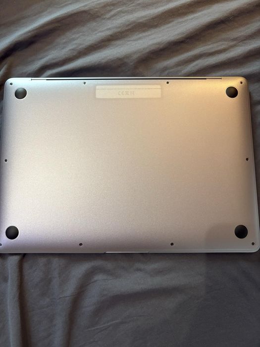 Apple macbook Air M1 13.3" 8GB Ram 256GB SSD Stan idealny
