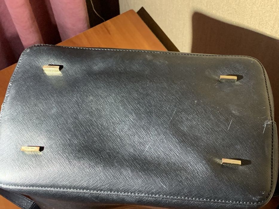 Сумка жіноча шкіряна DKNY