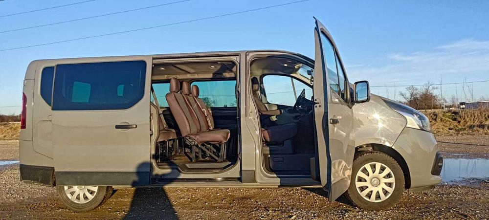 Wynajem bus 9 osób Long Klima Wyjazdy Jesień Zima