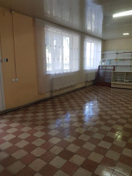 Продається комерційне приміщення