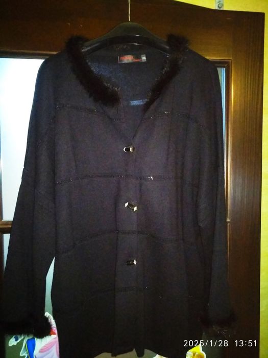 И кофта и полупальто