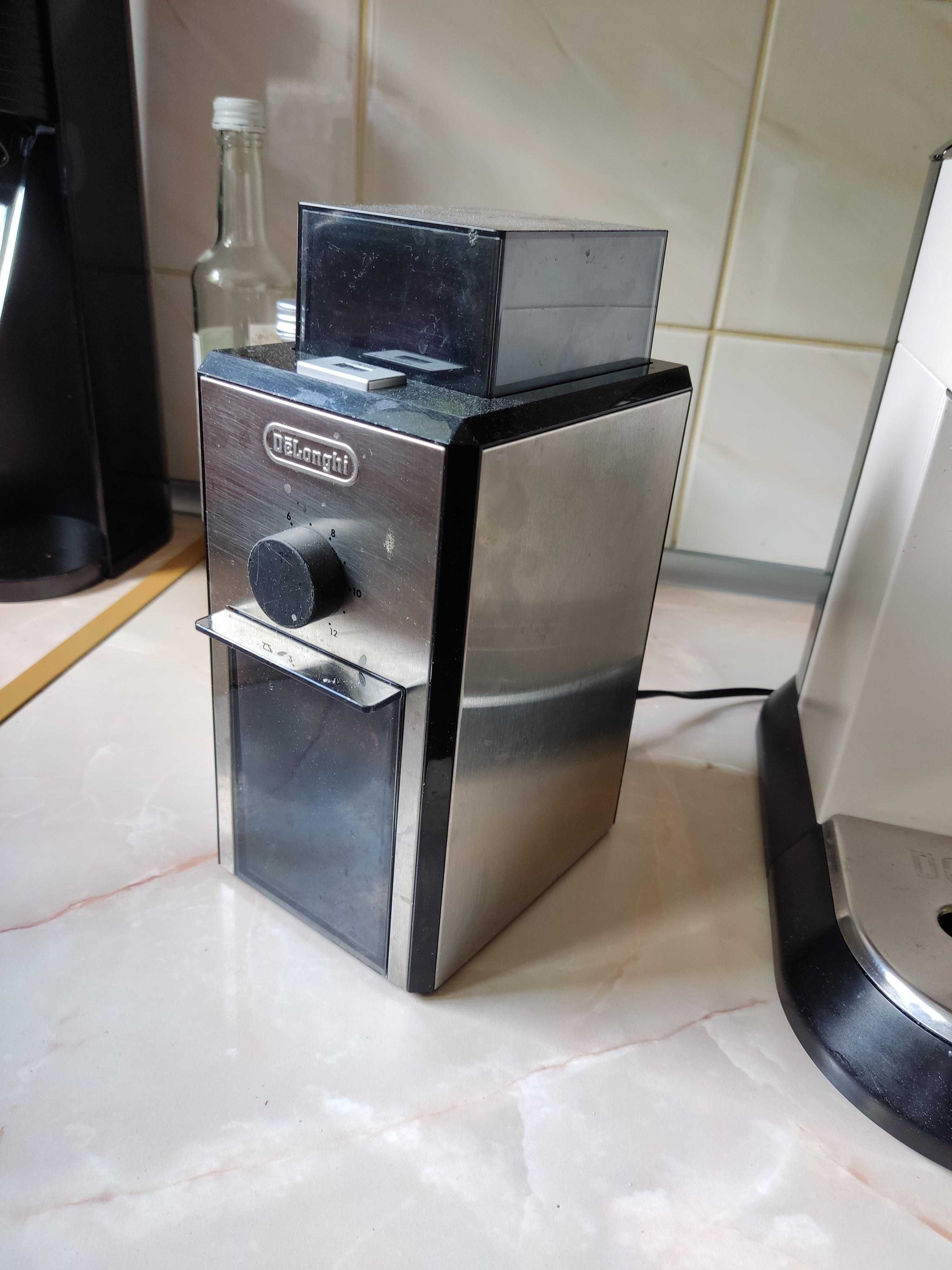 Zestaw DeLonghi Dedica (+młynek, zestaw akcesoriów)