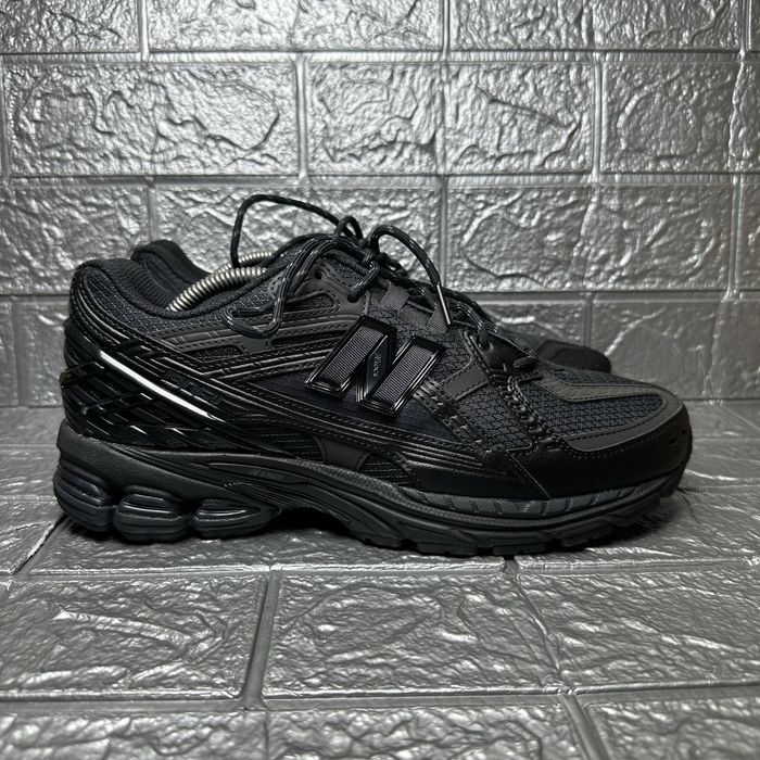 Чоловічі кросівки New Balance 1906U Triple Black M1906NJ