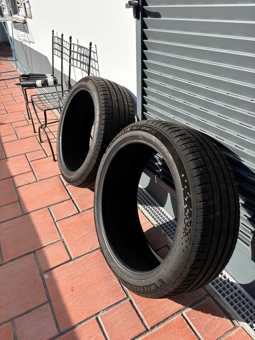 4 Pneus Michelin Pilot Sport 255 45 R22