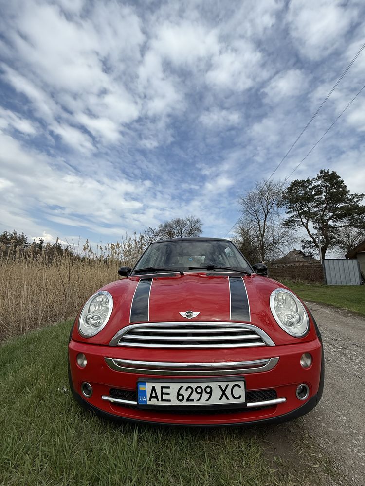 Продам свій, офіційний Mini Cooper 2006