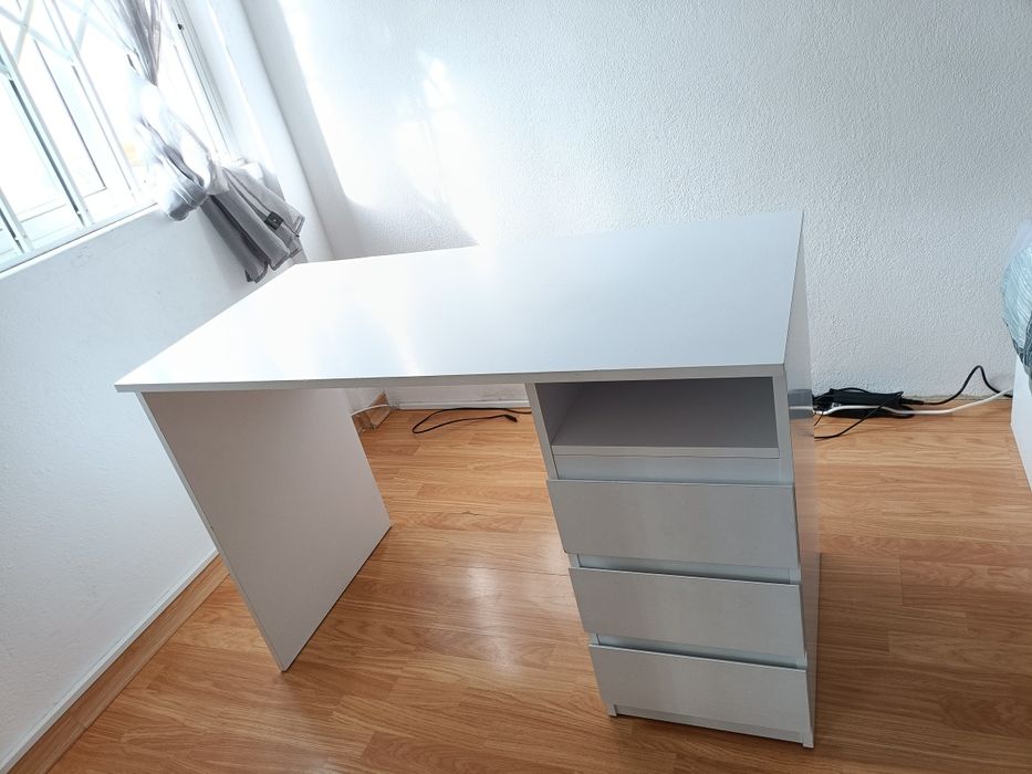 Secretária Branca Carlos 3