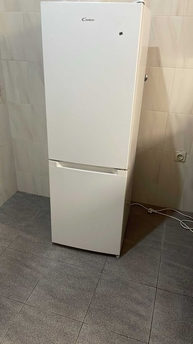 Frigorífico combinado Candy CMCL 4144W Low Frost 144cm 157L