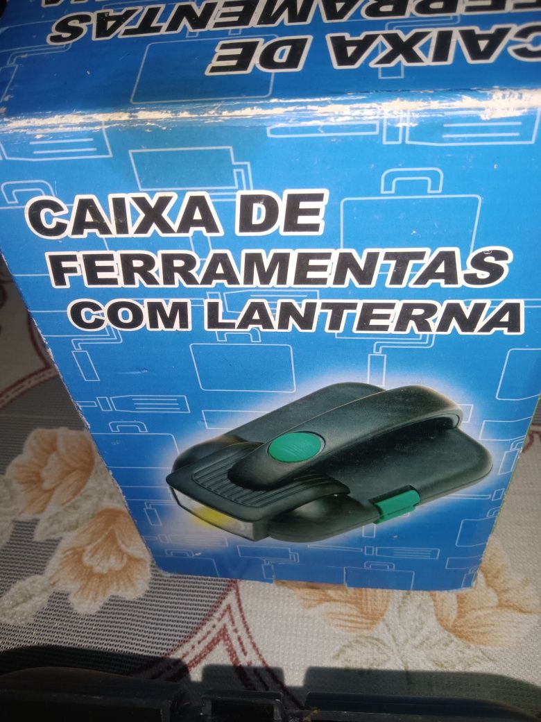 Foco mais farrmentas por 5€ desocupar