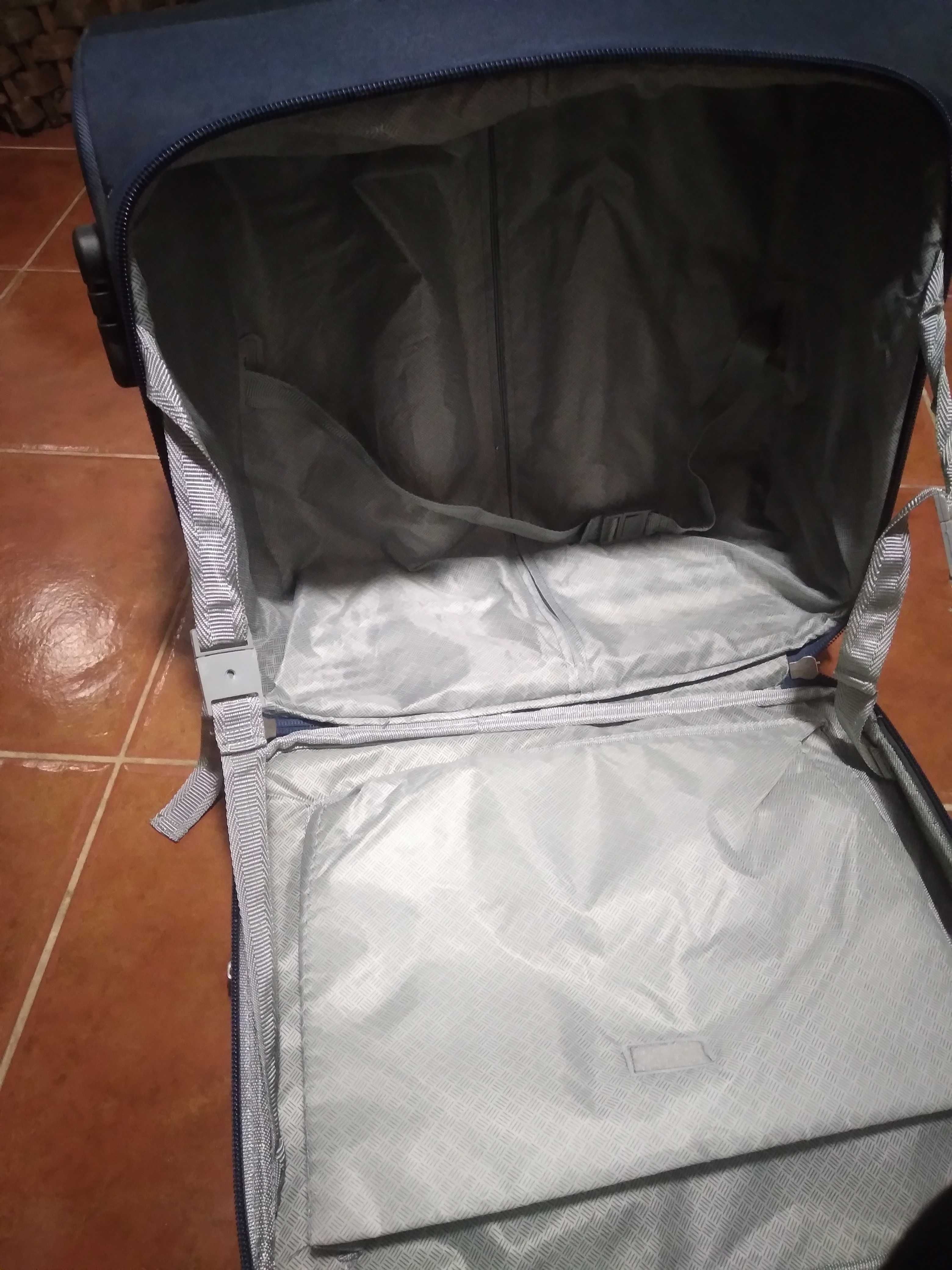 Mala de viagem (Pouco uso)
