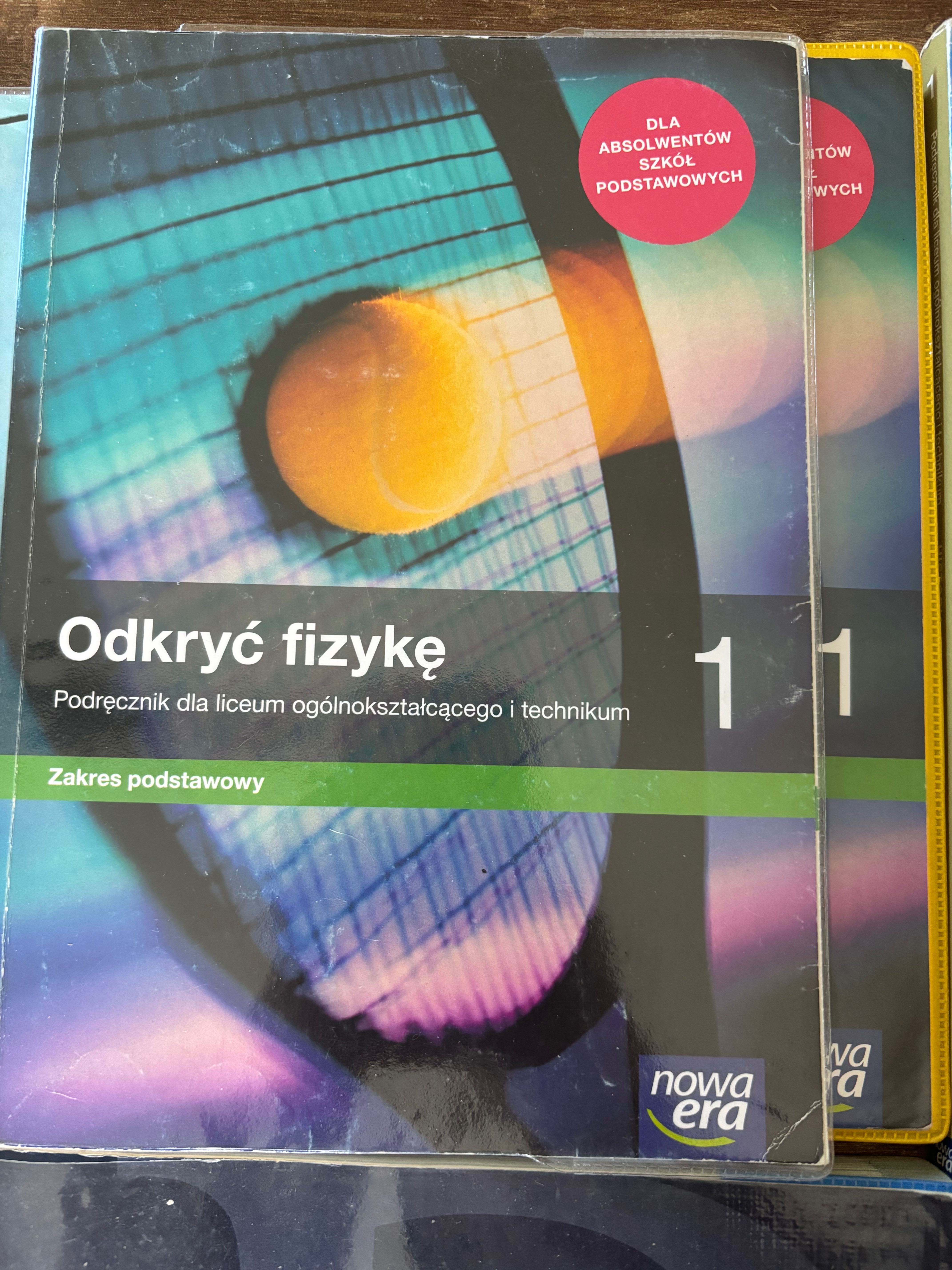 Podręczniki do 1 klasy szkoły średniej - bdb stan