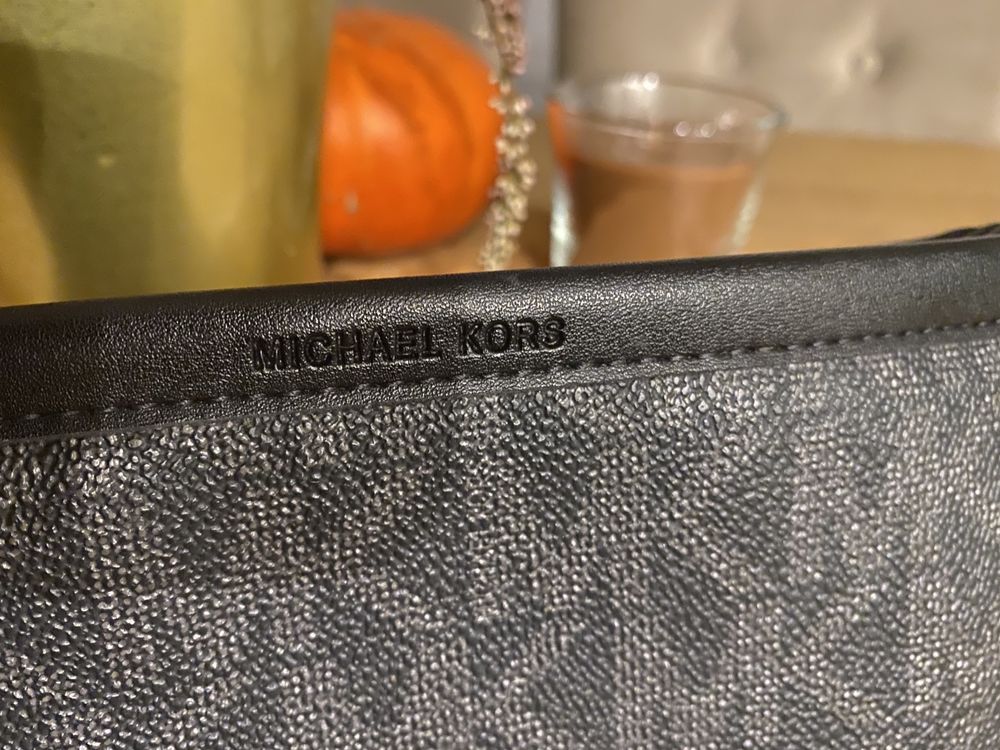 Saszeta nerka Michael Kors