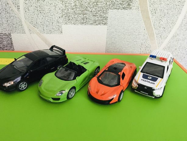 Металлические модели гоночных автомобилей,автомир, кинсмарт, полиция