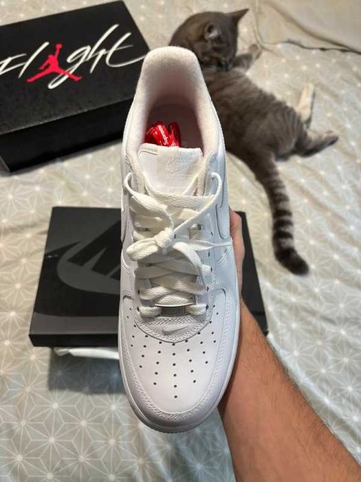 Buty Mokasyny Nike_ Air_Force_1_Low_Supreme_White R.38.5