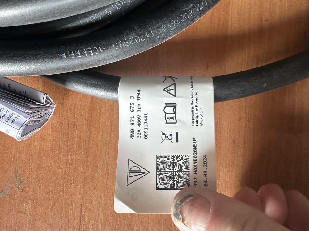Кабель для зарядки audi e-tron,4n0971675j