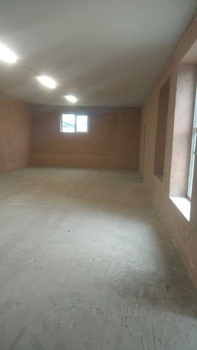 Комерційне приміщення 350 кв.м.