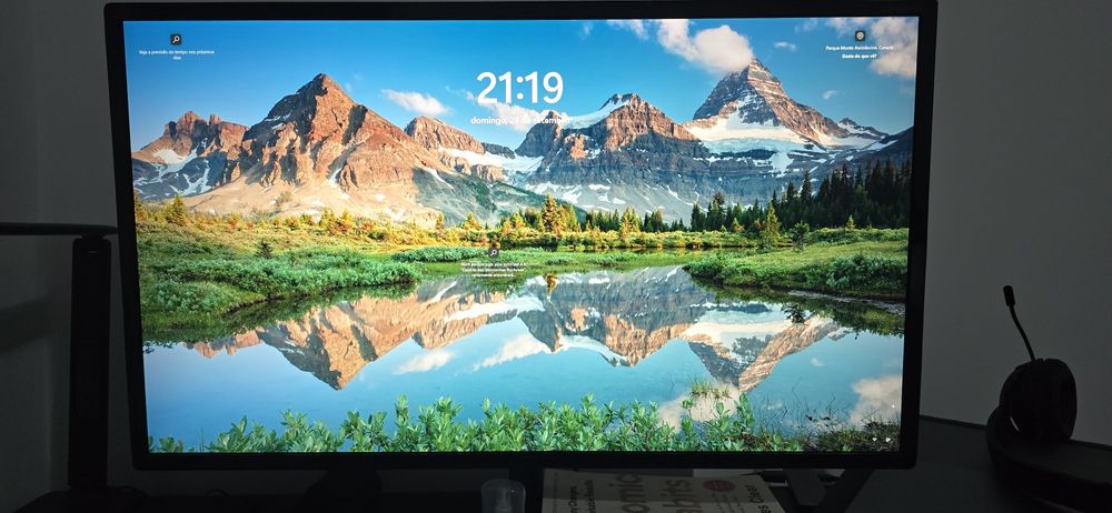 AOC Value-line Q3279VWFD8 31.5" LED IPS Wide QuadHD FreeSync