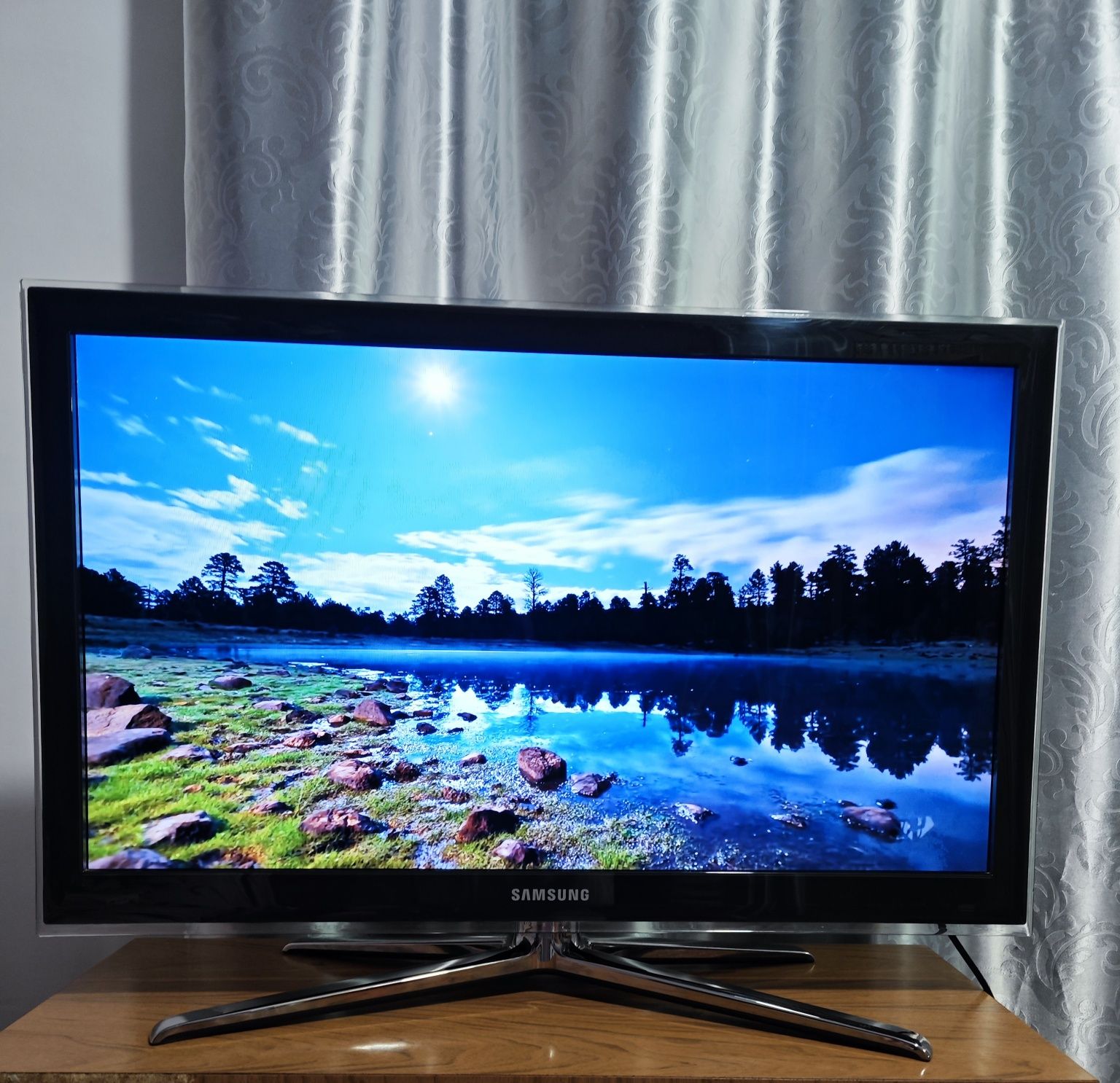 Телевізор Samsung 32 Full HD