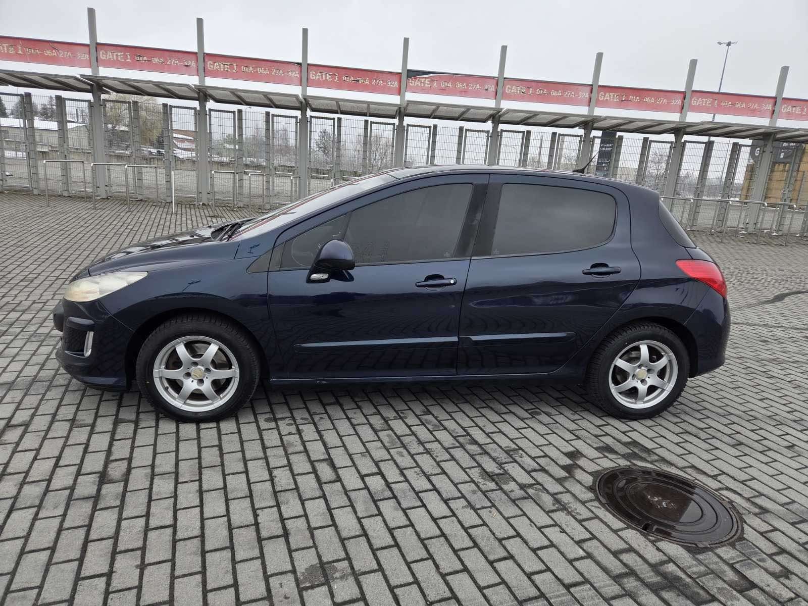 Пежо 308 2010 рік Автомат