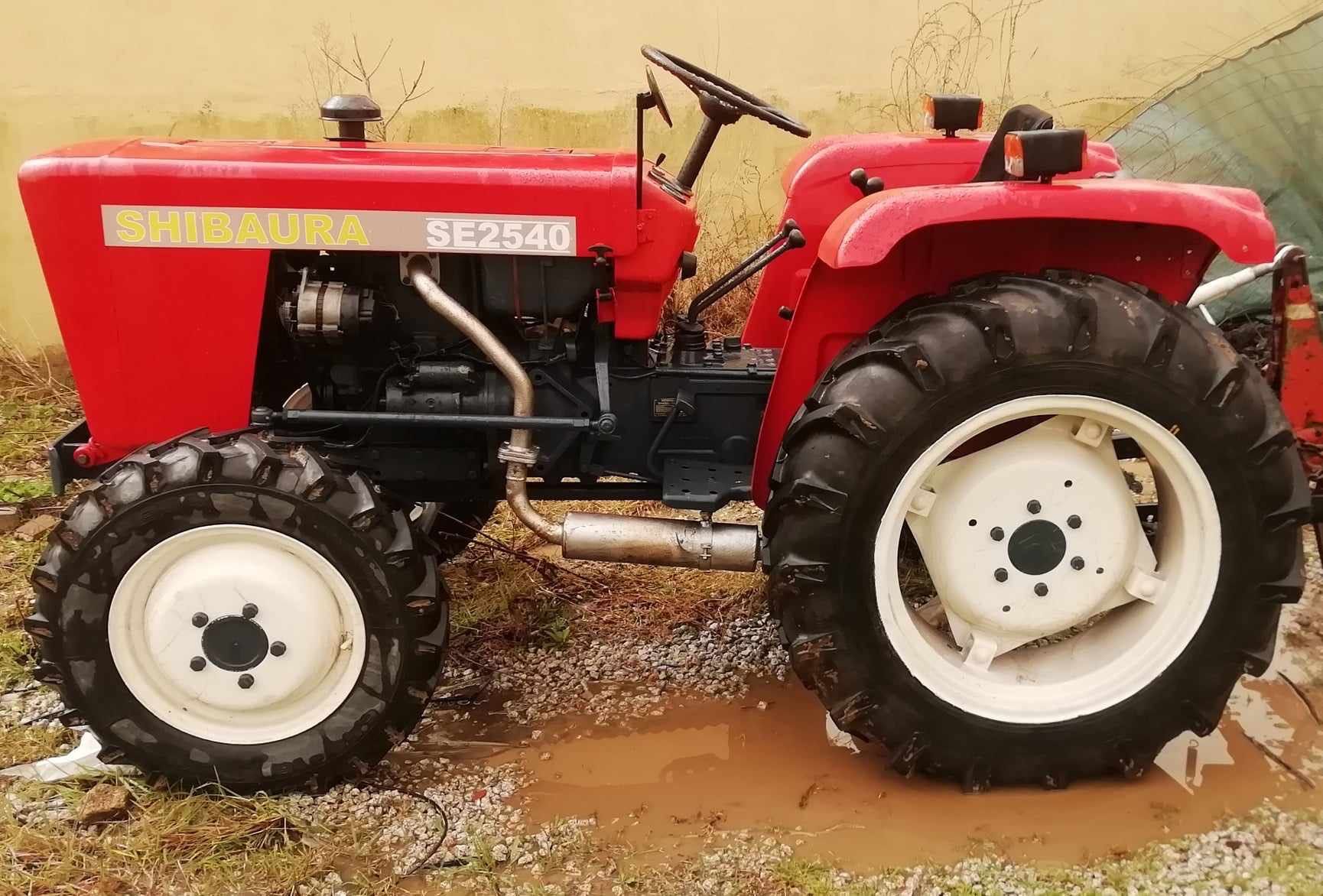Trator Shibaura 4x4 com documentos