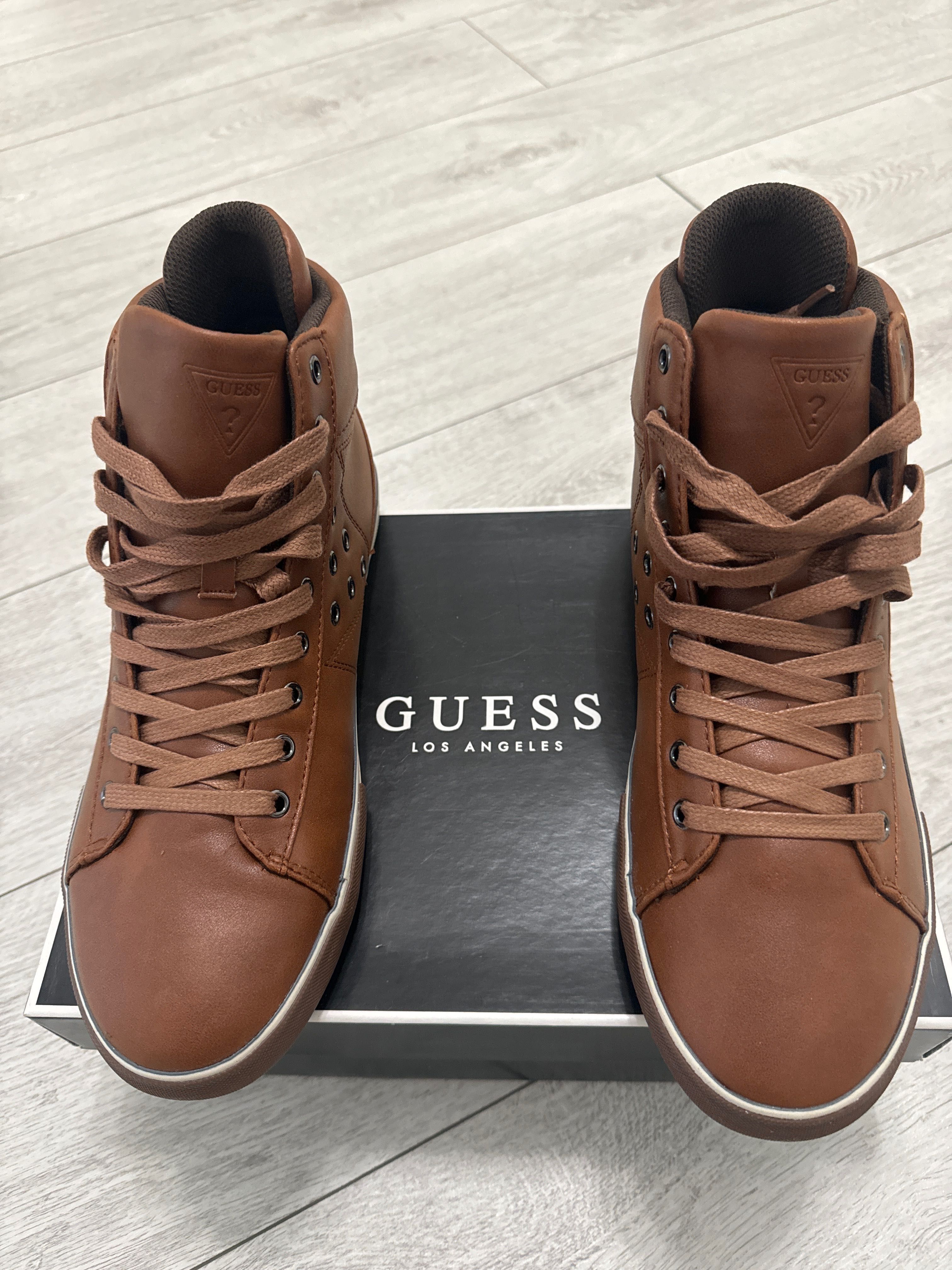 Продам чоловічі демісезонні ботинки Guess