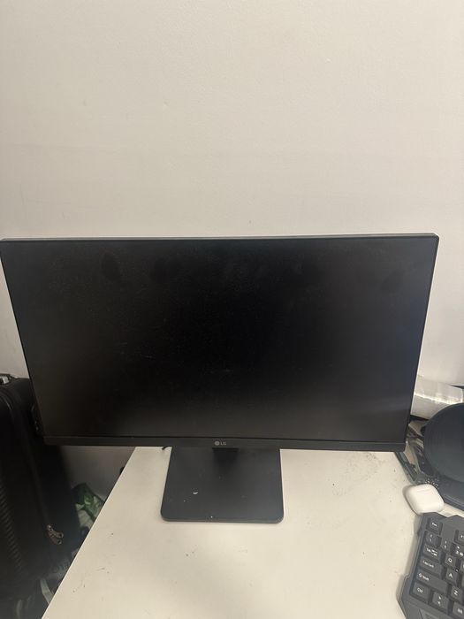 Ecra LG 24 FHD 100HZ