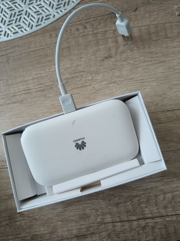 Huawei Mobile WiFi 3s – biały router/modem