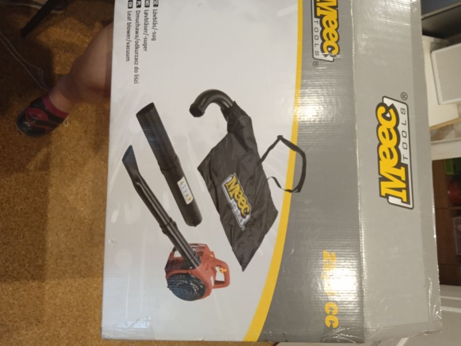 Odkurzacz spalinowy do liści z rozdrabniarka.