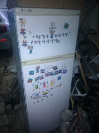 Продам холодильнік indesit