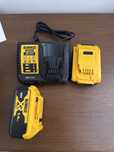 Bateria 5ah 2 sztuki i ładowarka dewalt wkrętarka